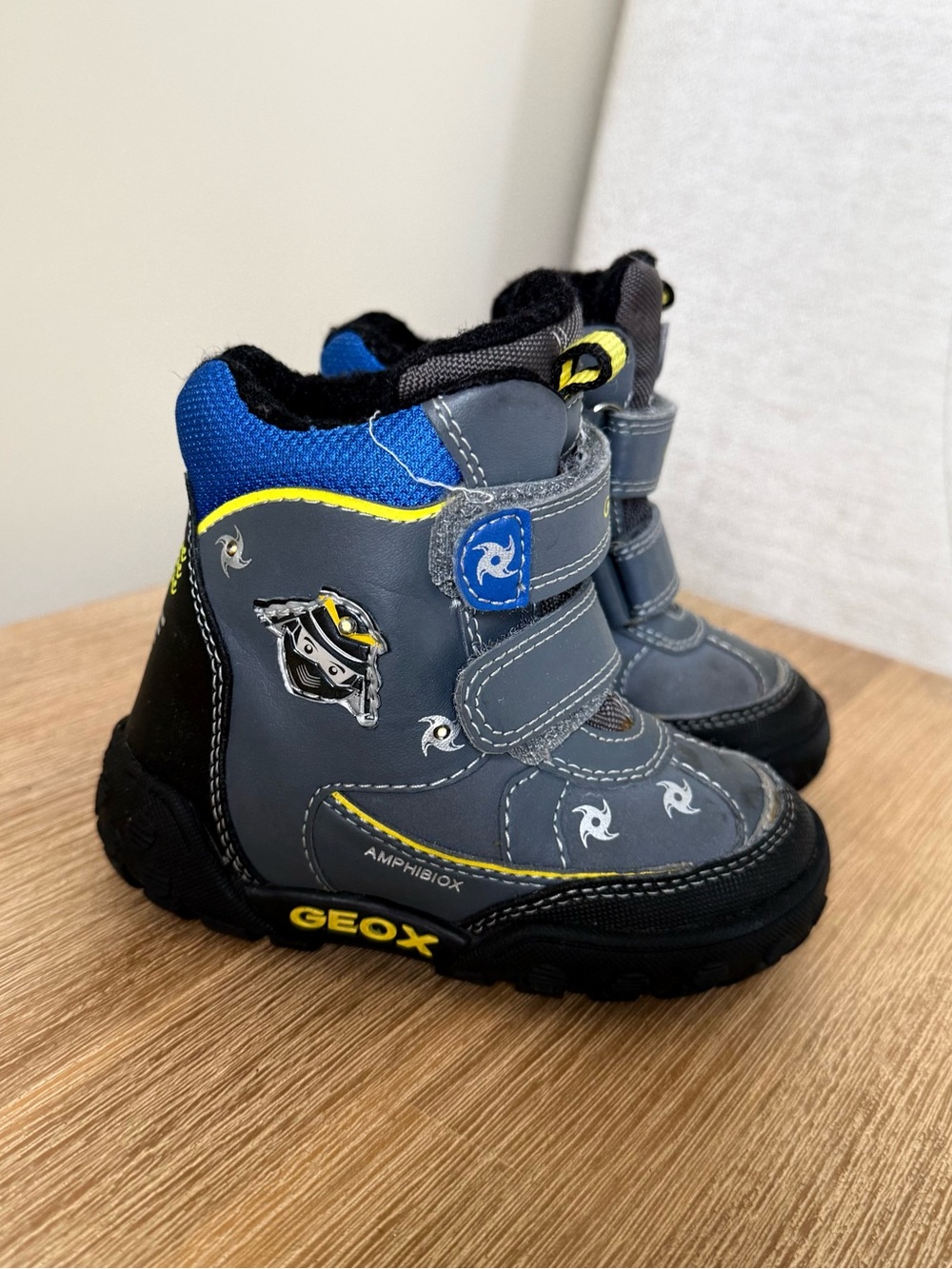 Geox Kids Gray, Blue and Yellow Waterproof Hook-and-Loop Boots